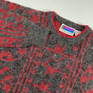 Sweater‎ Graphix Men's Geometric Print Crewneck Sweater Size Medium Gray Red